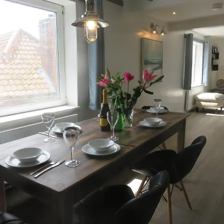 Ropery - Cyanacottages Ferienhaus *